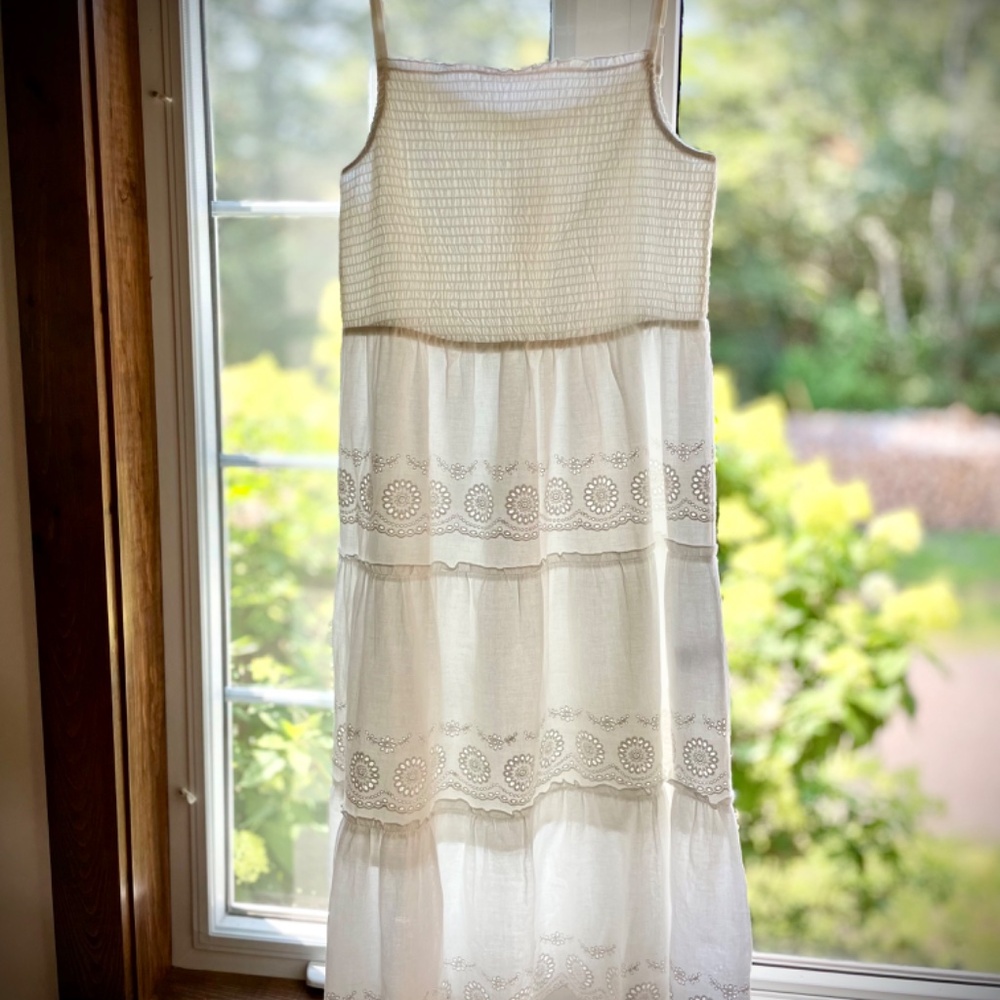 Ladies Dress - Picture 2 of 5